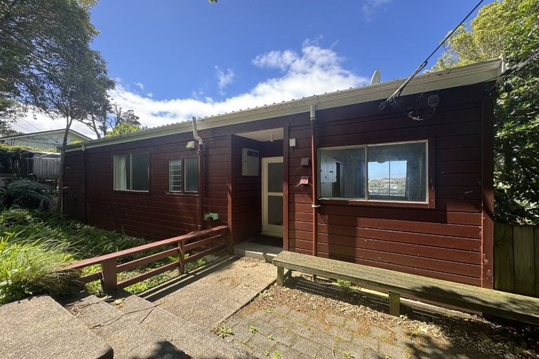 Photo of property in 13-13a Espin Crescent, Karori, Wellington, 6012