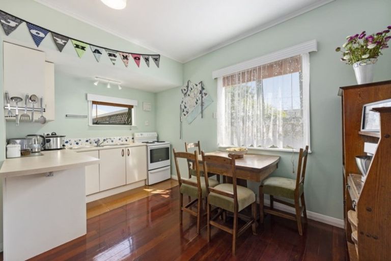 Photo of property in 16 Jutland Street, Waterloo, Lower Hutt, 5011