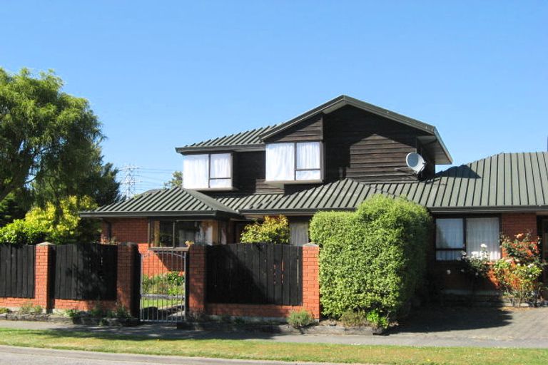 Photo of property in 2/61 Westgrove Avenue, Avonhead, Christchurch, 8042
