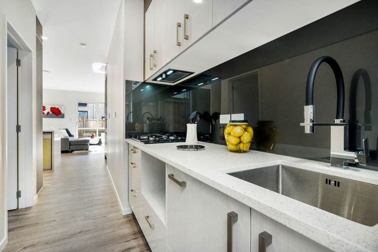 Photo of property in 10 Cooladawson Drive, Flat Bush, Auckland, 2019