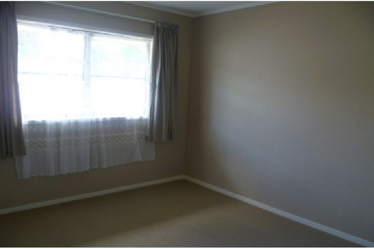 Photo of property in 1/9 Fuchsia Place, Birkdale, Auckland, 0626