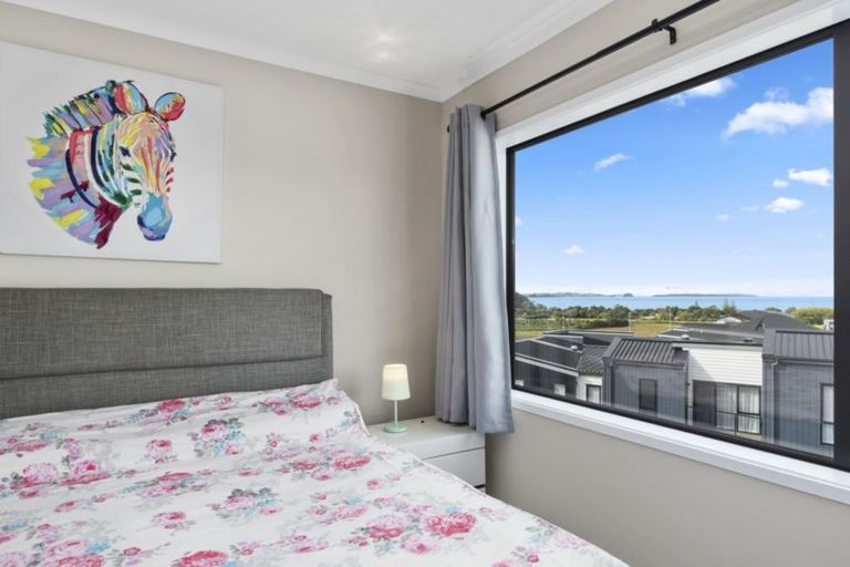 Photo of property in 75 Te Oneroa Way, Long Bay, Auckland, 0630