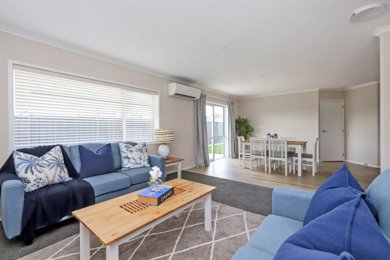 Photo of property in 14 George Yee Place, Taradale, 4112