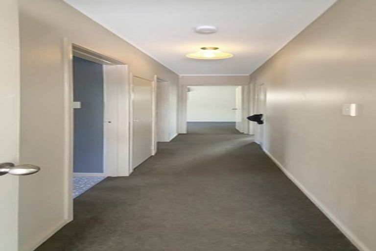 Photo of property in 1/44 Stanley Road, Glenfield, Auckland, 0629