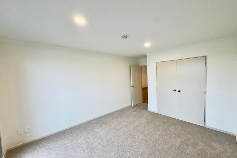 Photo of property in 12 Imperial Place, Henderson, Auckland, 0612