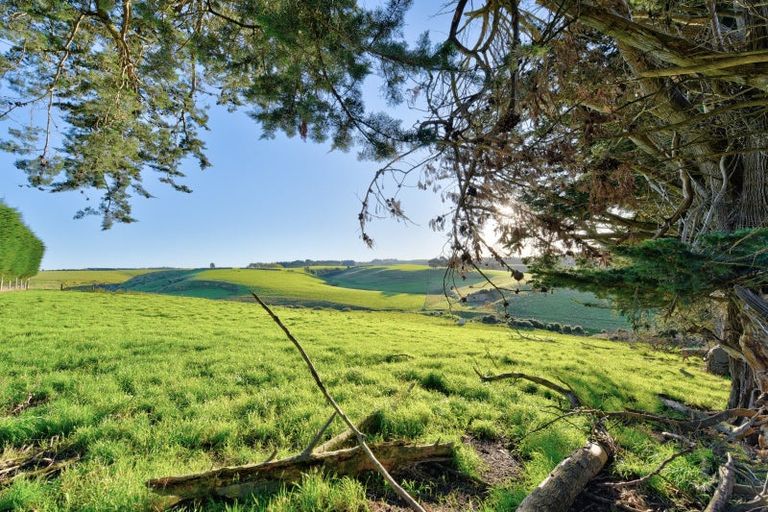 Photo of property in 22 Glenham School Road, Glenham, Wyndham, 9891