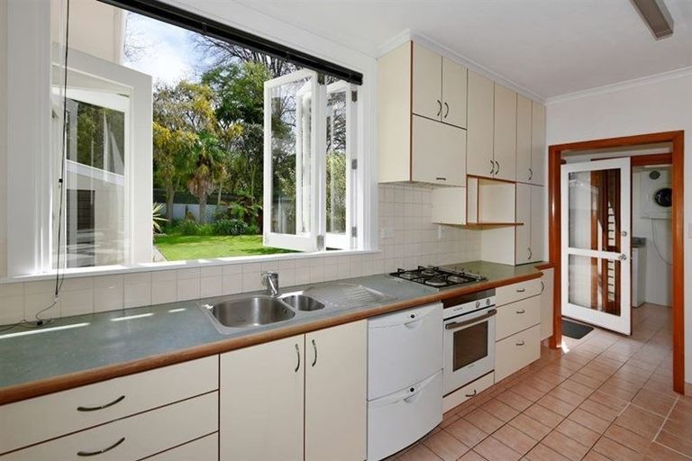 Photo of property in 71 Saint Martins Road, Saint Martins, Christchurch, 8022