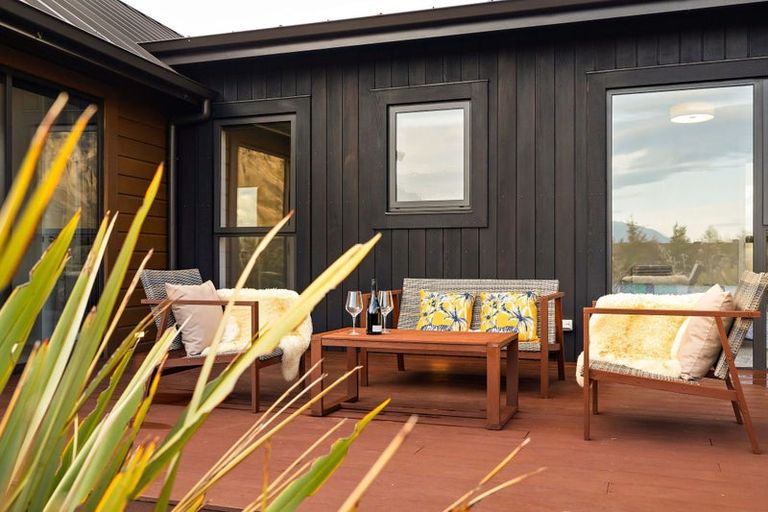 Photo of property in 24 Mckellar Drive, Jacks Point, Queenstown, 9371