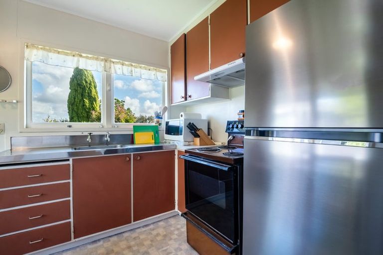 Photo of property in 2/28b Sunnynook Road, Sunnynook, Auckland, 0620