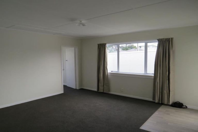 Photo of property in 26 Paritutu Road, Spotswood, New Plymouth, 4310