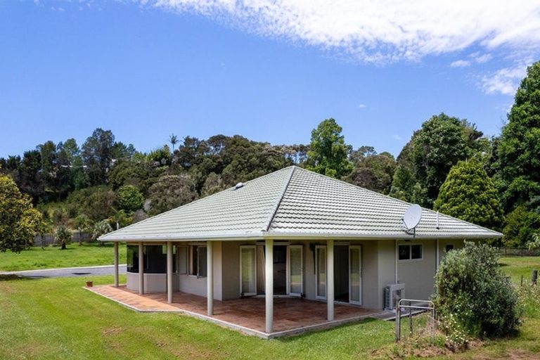 Photo of property in 105 Yorke Road, Haruru, 0204