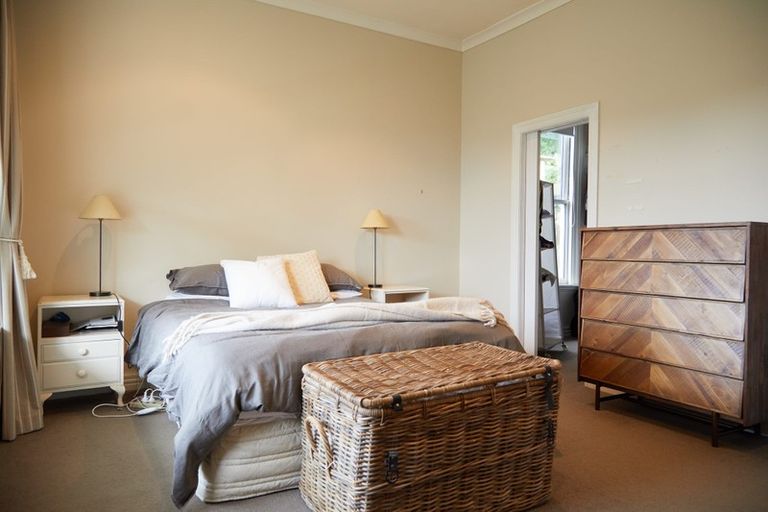 Photo of property in 53 Garden Road, Northland, Wellington, 6012