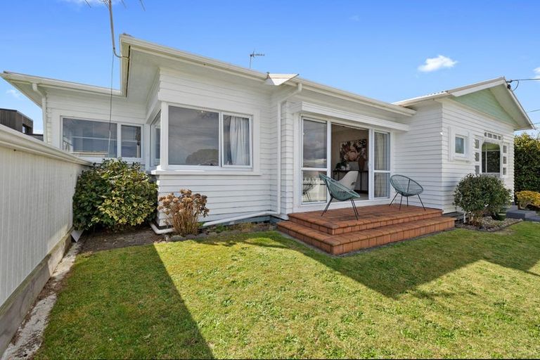 Photo of property in 33 Beach Street, Fitzroy, New Plymouth, 4312
