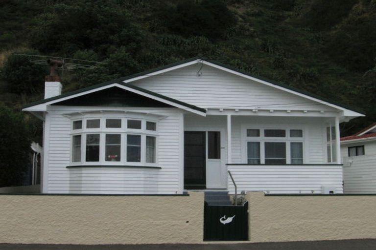 Photo of property in 200 The Esplanade, Island Bay, Wellington, 6023
