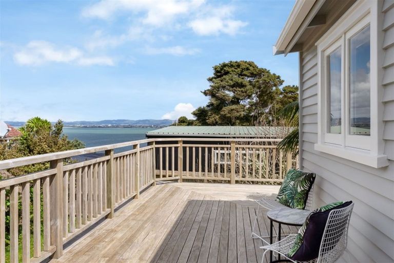 Photo of property in 30 Neptune Avenue, Beach Haven, Auckland, 0626