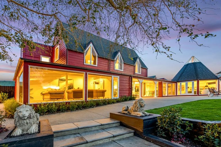 Photo of property in 64 Kings Crescent, Hutt Central, Lower Hutt, 5010