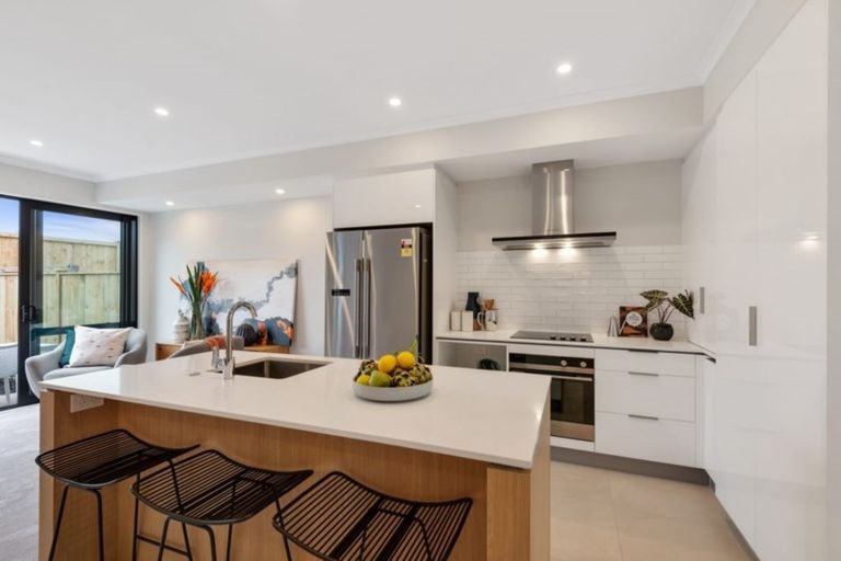 Photo of property in 44 Owen Chapman Drive, Red Beach, 0932