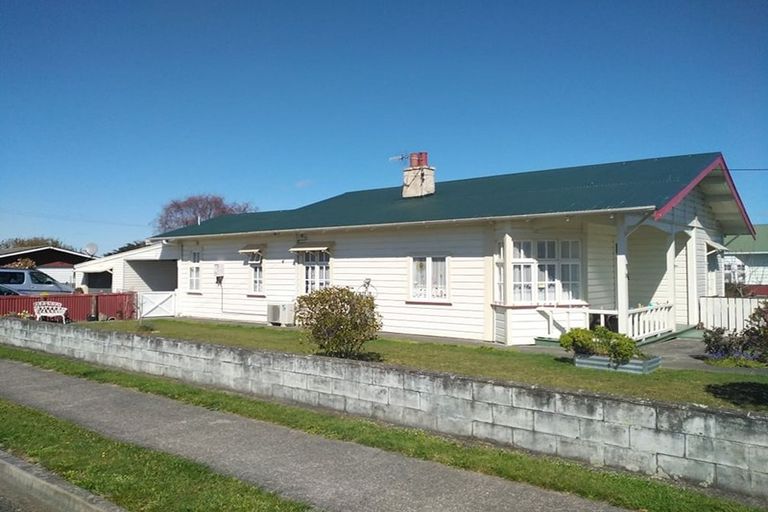 Photo of property in 16 Rira Street, Marton, 4710