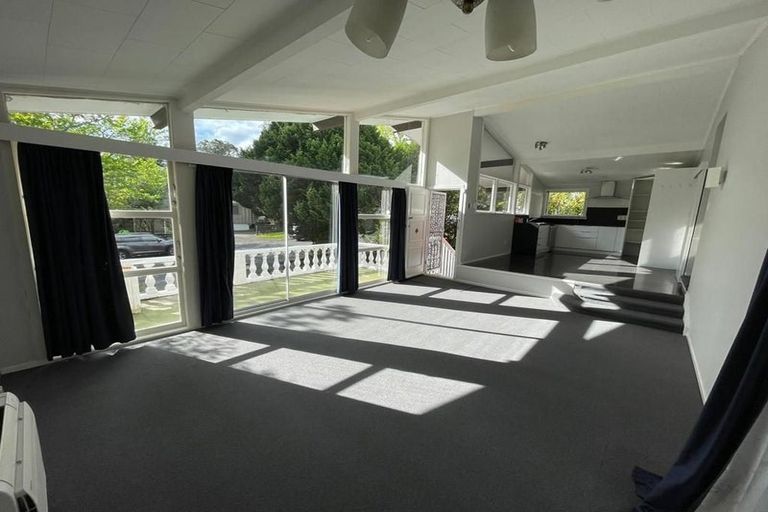 Photo of property in 26 Crompton Road, Massey, Auckland, 0614