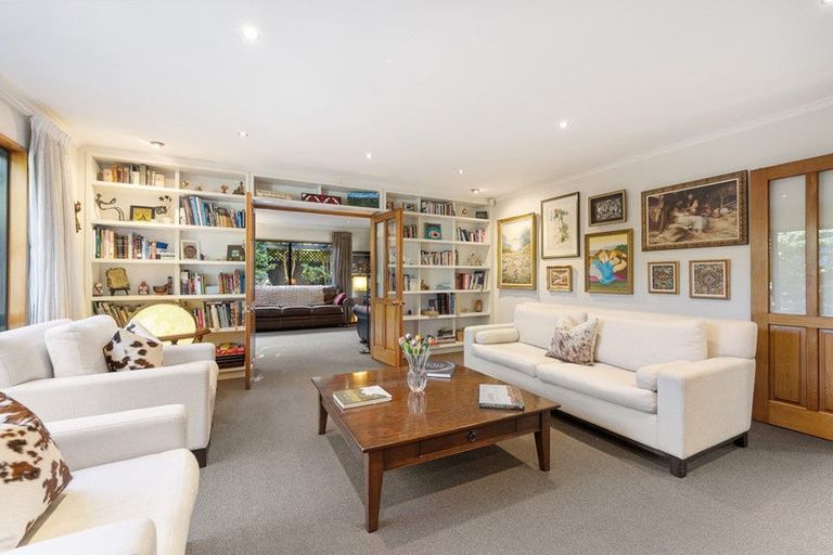 Photo of property in 5b Regency Crescent, Redwood, Christchurch, 8051