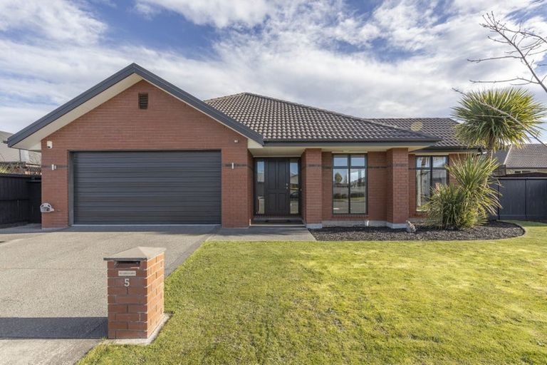 Photo of property in 5 Wisteria Lane, Rangiora, 7400