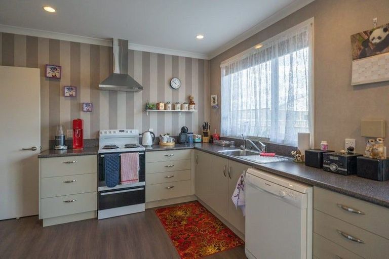 Photo of property in 9 Toronto Street, East Gore, Gore, 9710