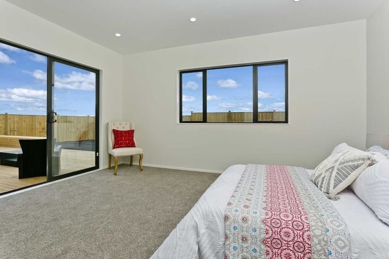 Photo of property in 18 Surf View Crescent, Red Beach, 0932
