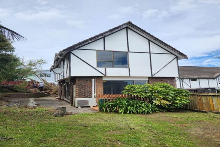 Photo of property in 1/36 Tree View Avenue, Glenfield, Auckland, 0629