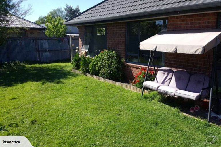 Photo of property in 40a Lambeth Crescent, Redwood, Christchurch, 8051