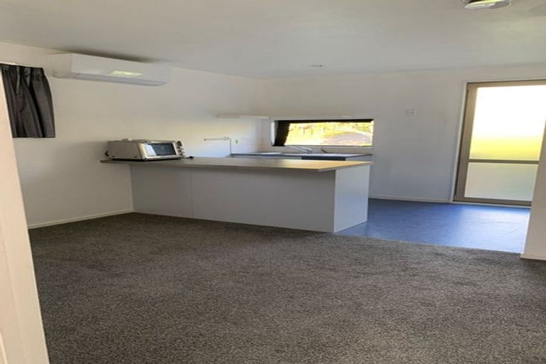 Photo of property in 17 Meteor Place, Schnapper Rock, Auckland, 0632