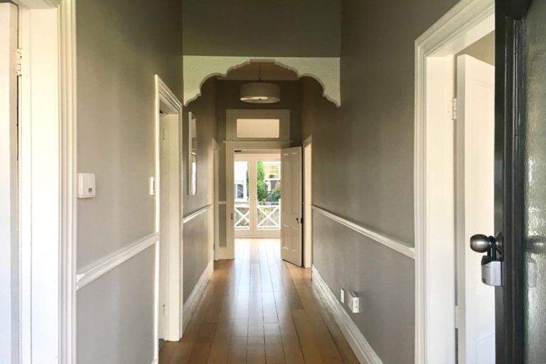Photo of property in 2 Milton Road, Northcote Point, Auckland, 0627