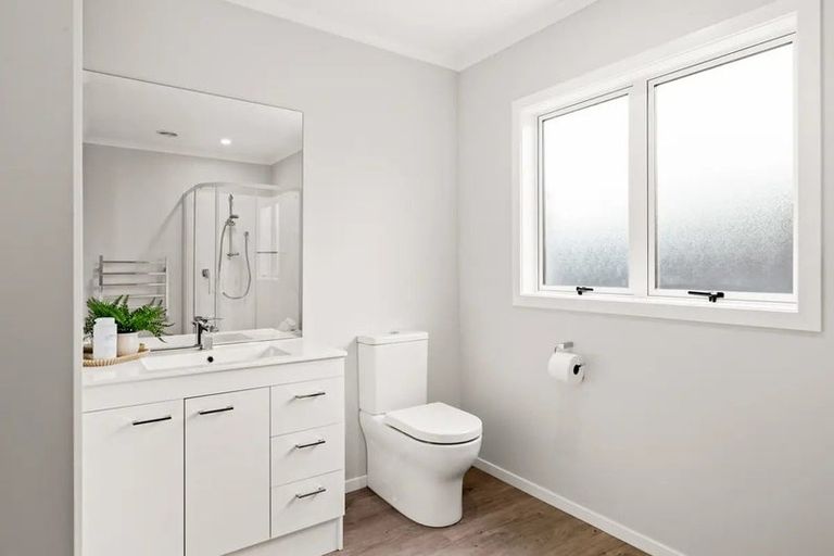 Photo of property in 2/52 Park Road, Greenmeadows, Napier, 4112