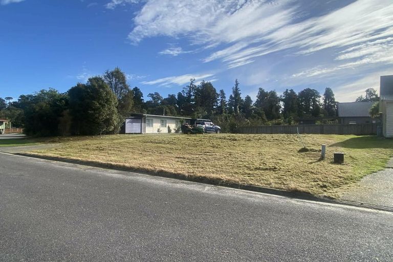 Photo of property in 15 Nyhon Place, Haast, 7886