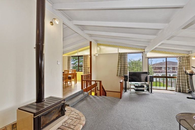 Photo of property in 7 Pakira Avenue, Glendene, Auckland, 0602