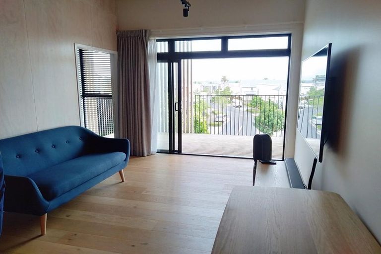 Photo of property in 10/165 Hobsonville Point Road, Hobsonville, Auckland, 0616