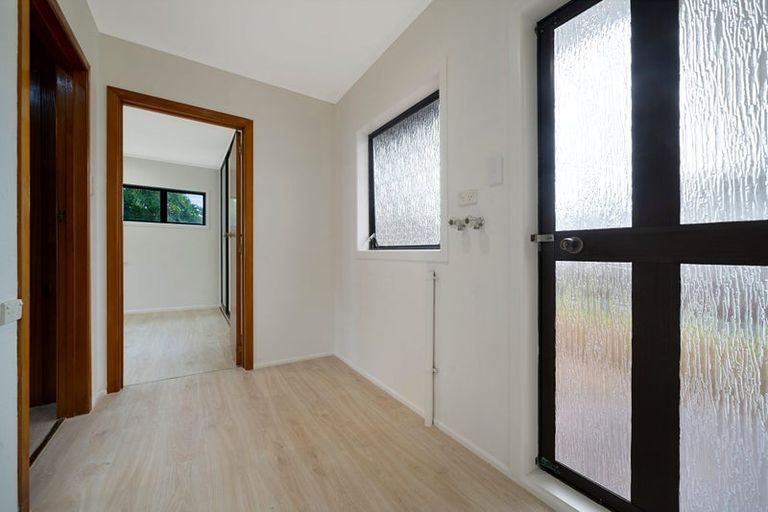 Photo of property in 19 Cobham Crescent, Kelston, Auckland, 0602