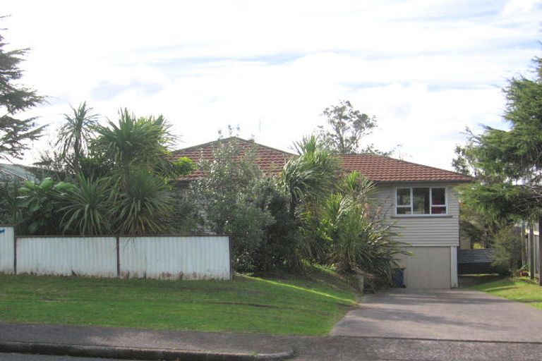 Photo of property in 23 Taipari Road, Te Atatu Peninsula, Auckland, 0610