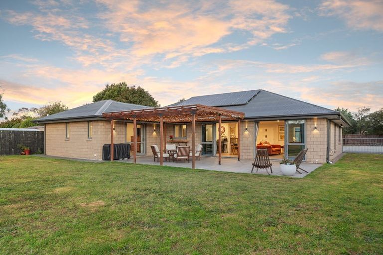 Photo of property in 217 Mairehau Road, Burwood, Christchurch, 8083