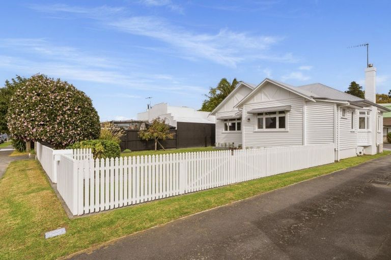 Photo of property in 24 Twelfth Avenue, Tauranga South, Tauranga, 3112