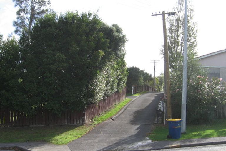 Photo of property in 1/50 Makora Road, Massey, Auckland, 0614