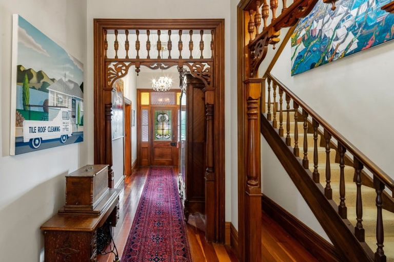Photo of property in 23 Ruakiwi Road, Hamilton Lake, Hamilton, 3204