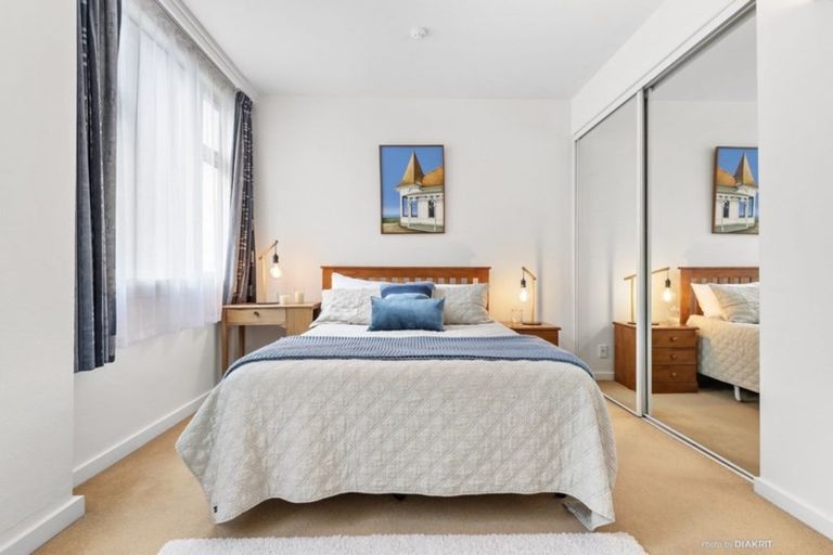Photo of property in De Vere Apartments, 9/23 Tennyson Street, Te Aro, Wellington, 6011