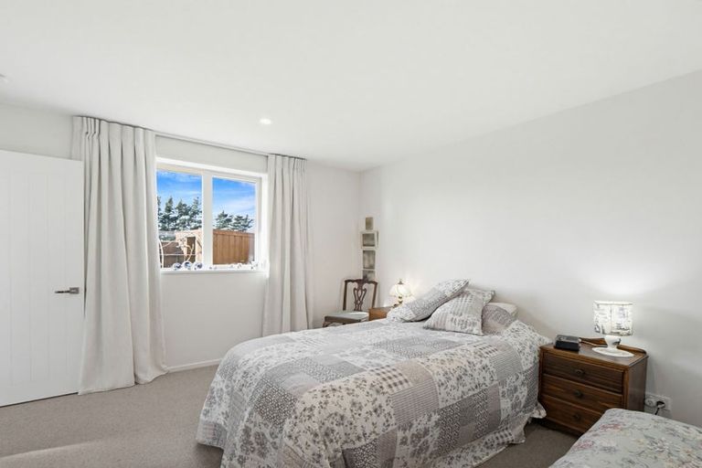 Photo of property in 37 Greig Crescent, Amberley, 7410