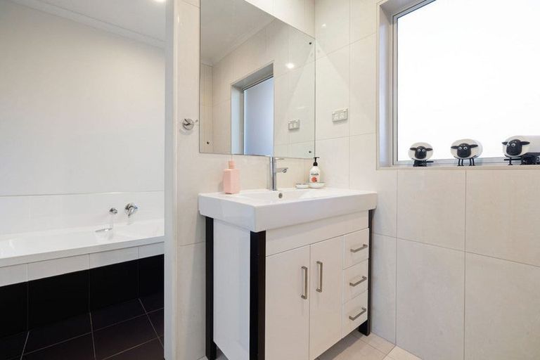 Photo of property in 23 Watkins Road, Cambridge, 3434