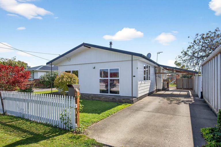 Photo of property in 2 Philip Street, Carterton, 5713