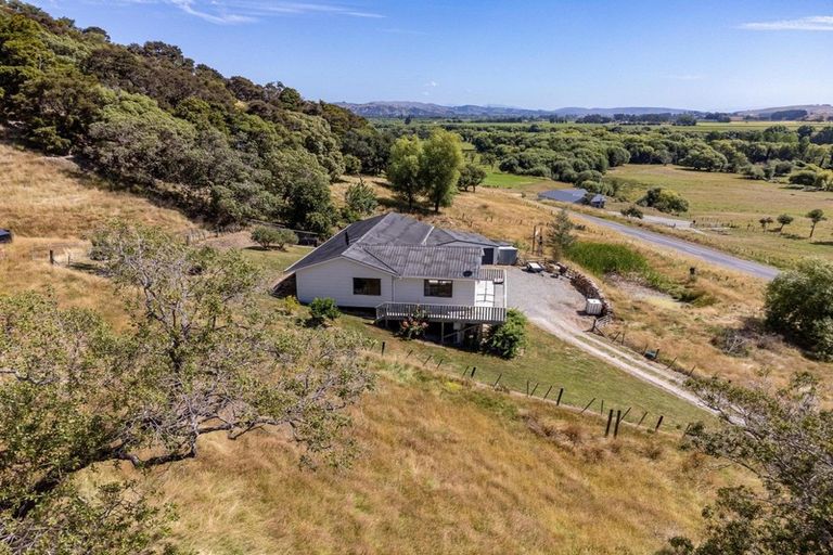 Photo of property in 811 Te Whiti Road, Te Whiti, Masterton, 5884