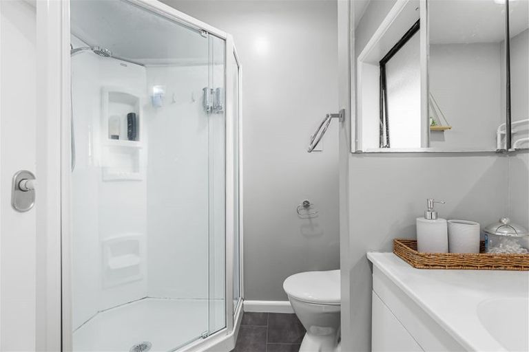 Photo of property in 31 Oriana Crescent, Hornby, Christchurch, 8042