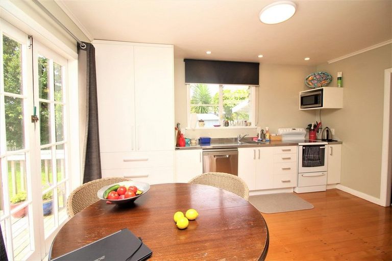 Photo of property in 88 Rosier Road, Glen Eden, Auckland, 0602