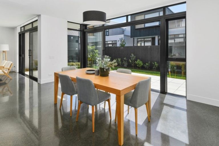 Photo of property in 12 Isitt Road, Hobsonville, Auckland, 0616