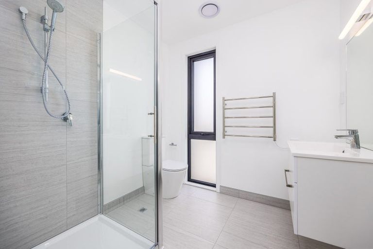 Photo of property in 1 Te Puketoka Lane, Mangere, 2022